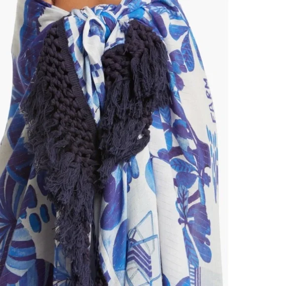 FARM RIO
Fringed Printed Metallic Voile Pareo sarong - Picture 7 of 9